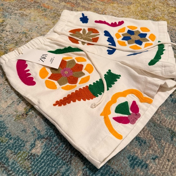 New Zara Mens White Embroidered Floral Shorts SET size S - Picture 11 of 11